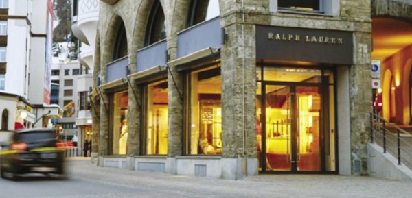 Ralph Lauren cắt giảm 1.000 lao động và đóng cửa 50 cửa hàng
